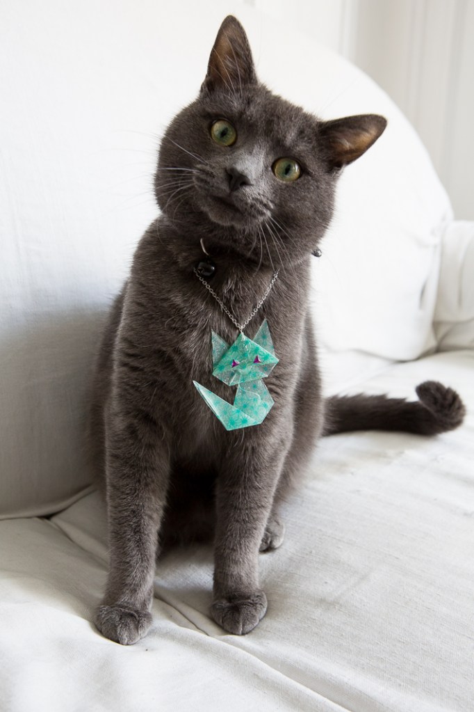 Ignace solidaire de Loki, avec son pendentif © Le MuZographe