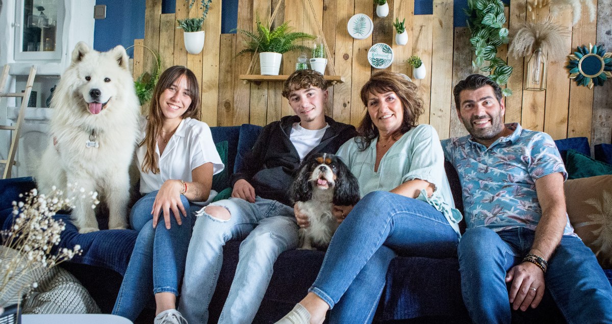 Shooting famille avec chiens et chats, par photographe animalier, Paris, ile de France