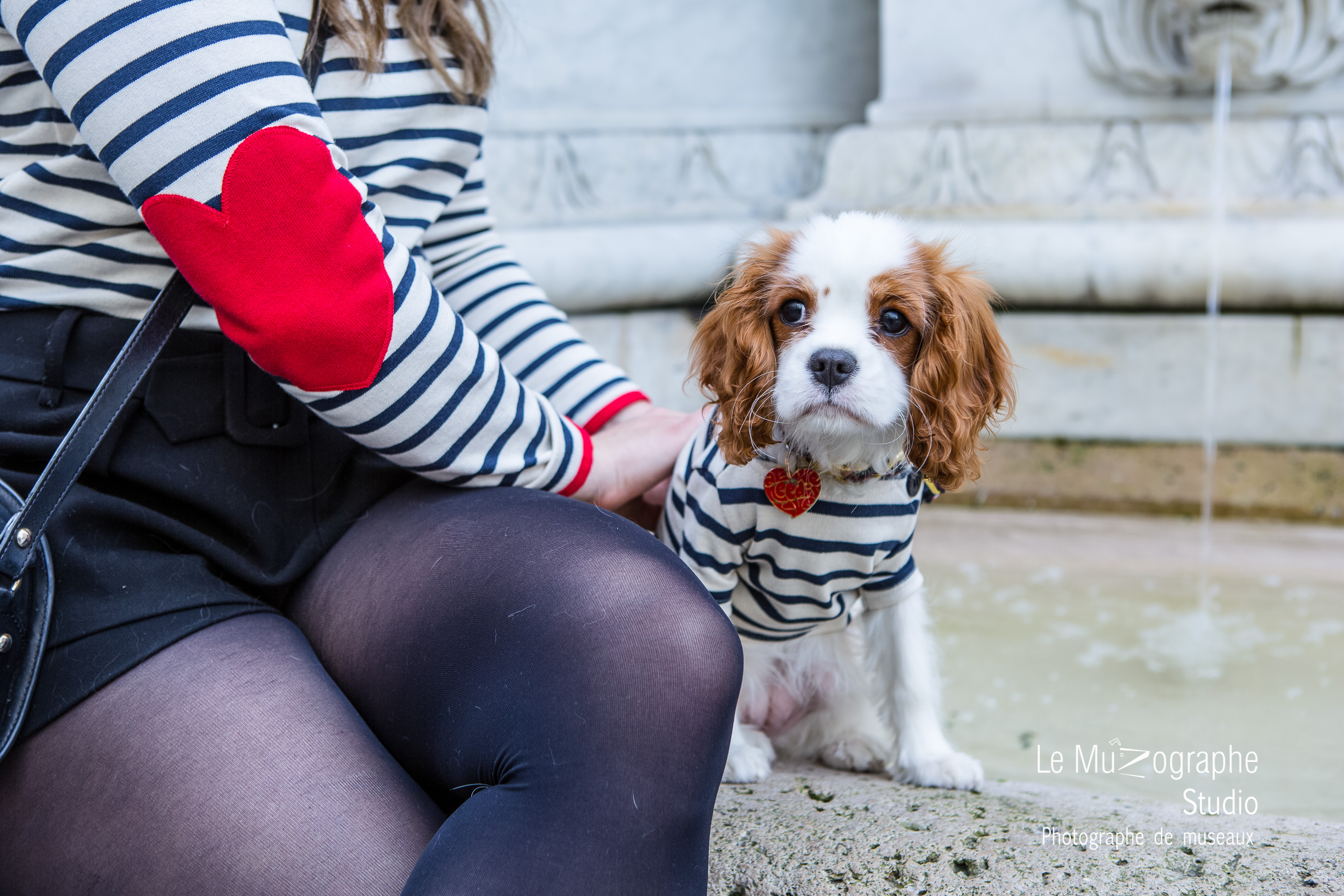 Séance photo en famille avec chien à Paris