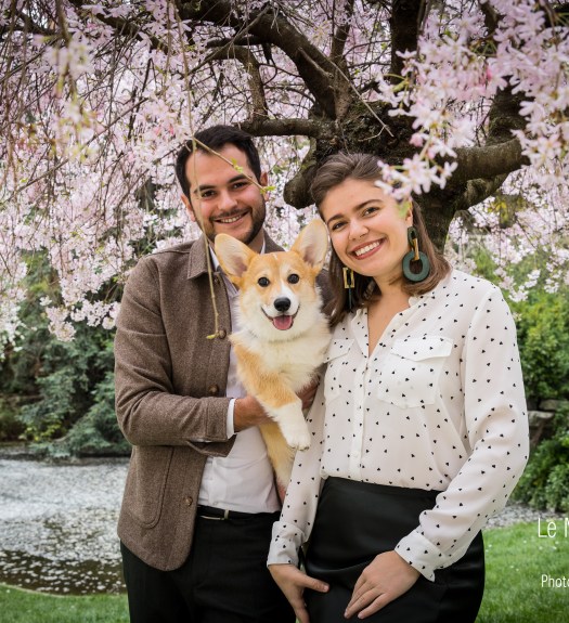 Photo de famille avec son chien par le muzographe le meilleur photographe de chiens et chats