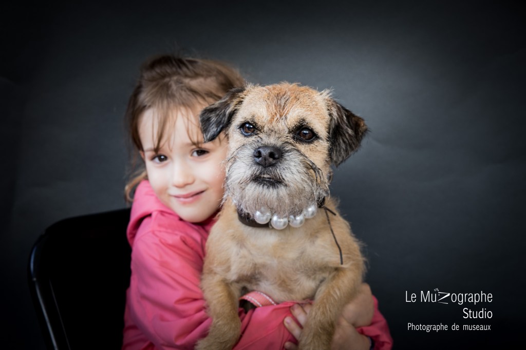 shooting studio pour chien en famille à Paris 11